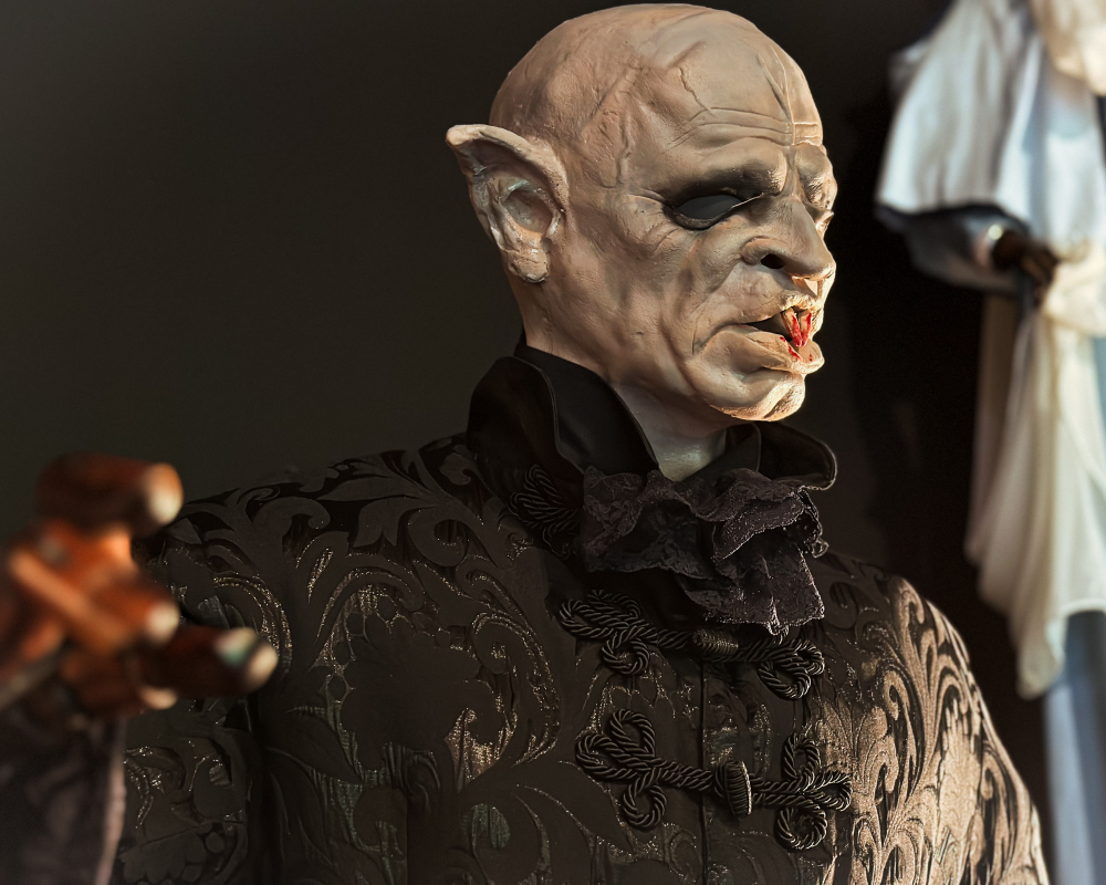 Altes Nosferatu-Kostüm mit Maske