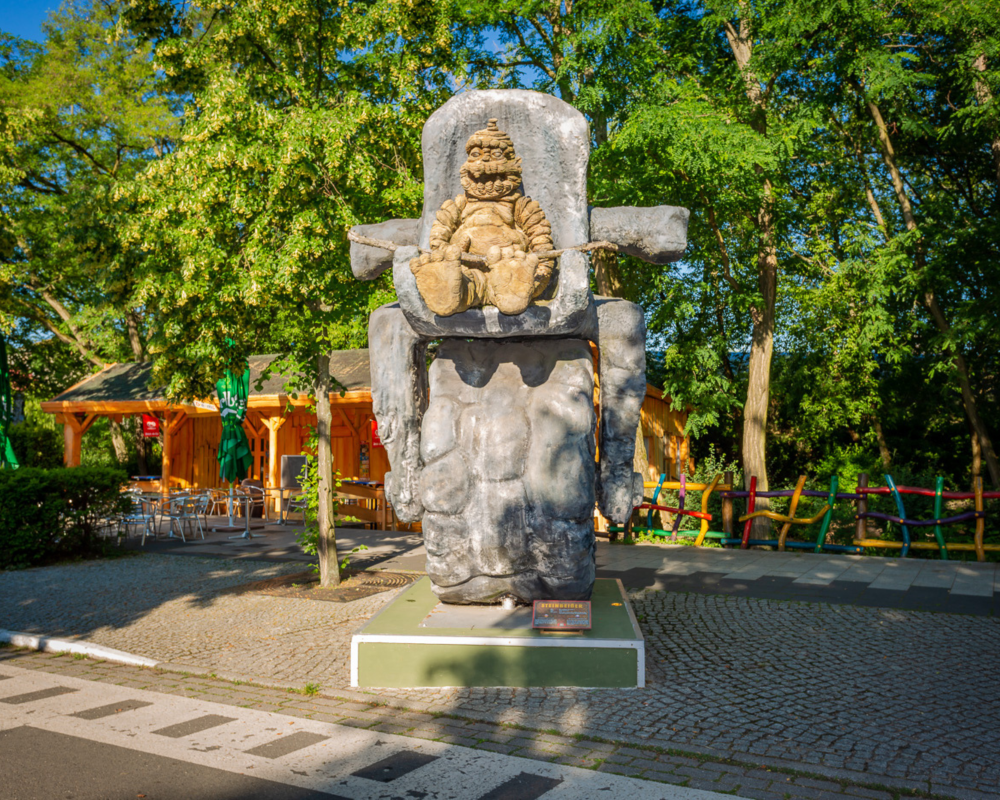 Statur aus der Steinbeißerfamilie